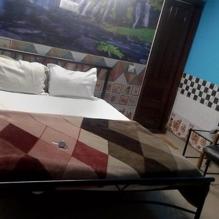 Hotel New Apple Rose Chandigarh Near Railway Station Dariya Uco Bank Ke Pass Phòng bức ảnh